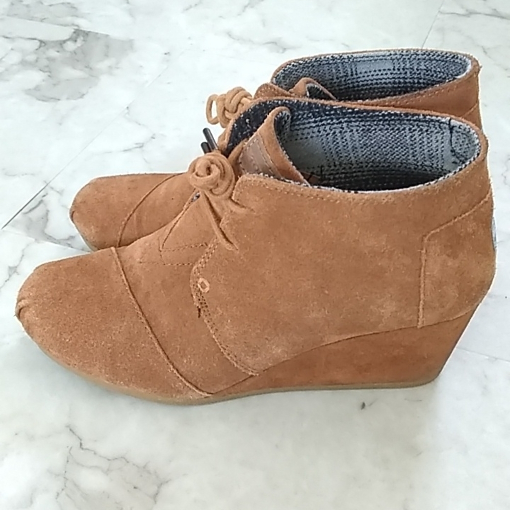 Toms booties. - Picture 3 of 12